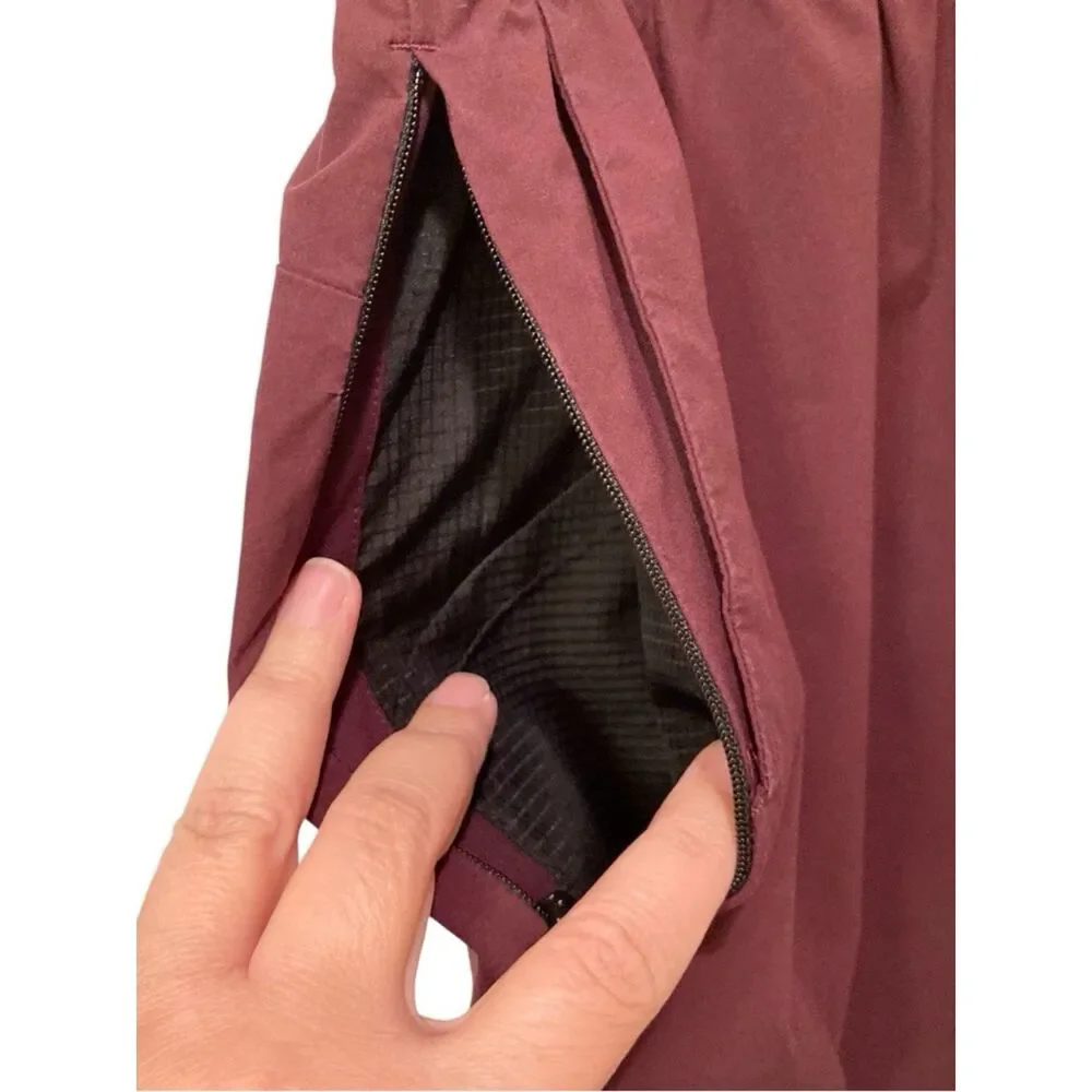 Banana Republic BR Sport Men's Casual Elastic Waist Shorts in Burgundy Size L